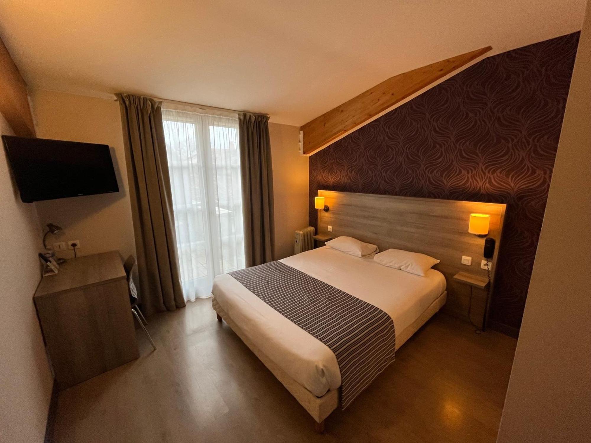 Logis Hotel Le Saint Georges Vivonne Ngoại thất bức ảnh
