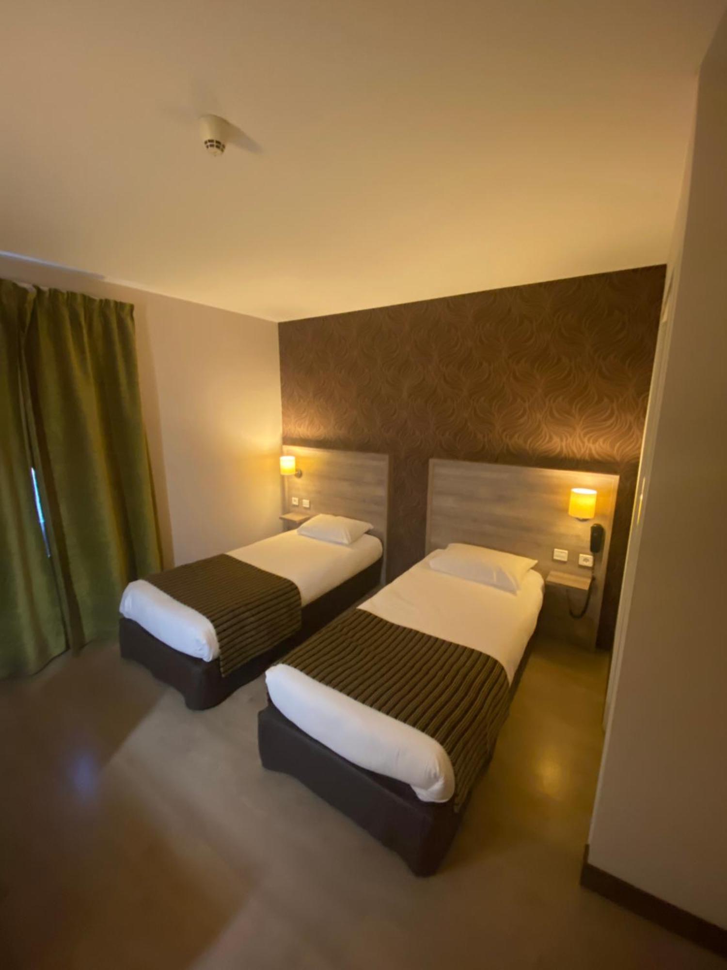 Logis Hotel Le Saint Georges Vivonne Ngoại thất bức ảnh