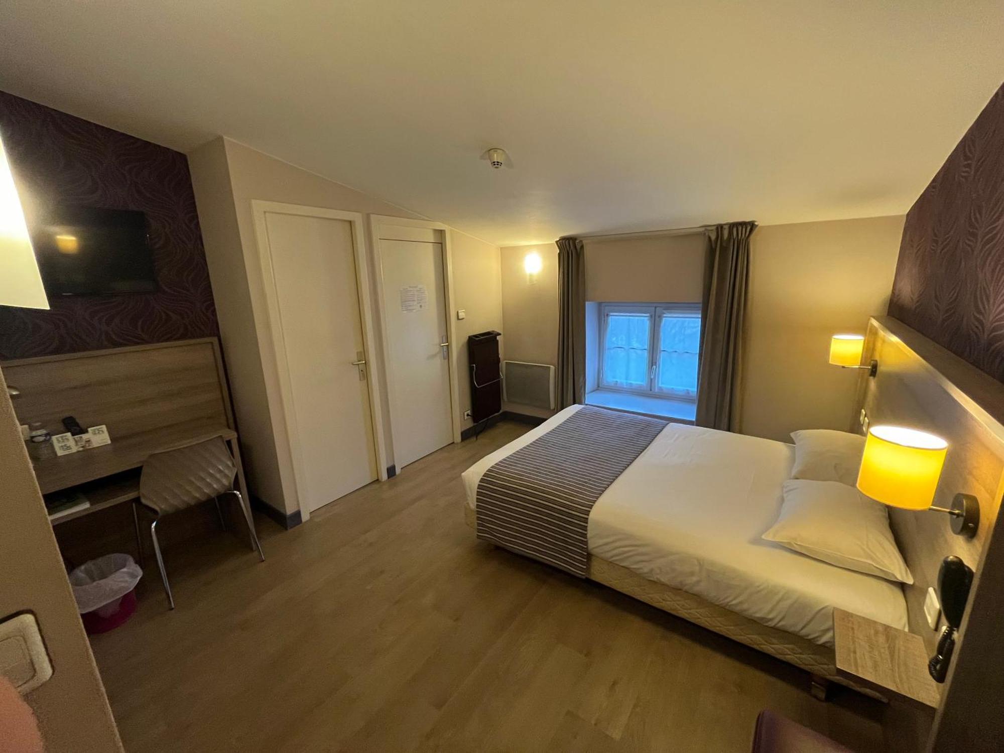 Logis Hotel Le Saint Georges Vivonne Ngoại thất bức ảnh