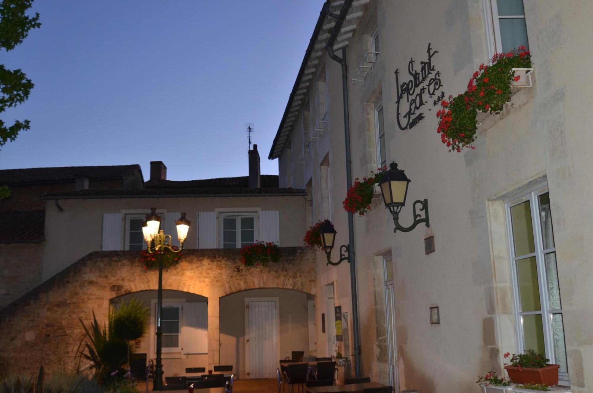 Logis Hotel Le Saint Georges Vivonne Ngoại thất bức ảnh